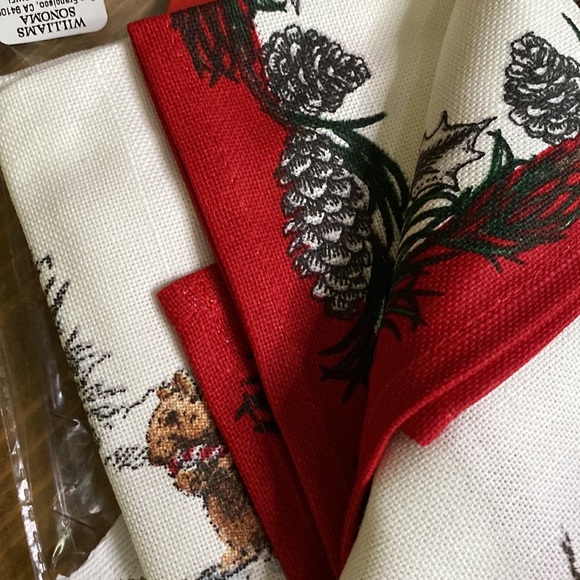 Williams Sonoma Winter Wonderland Snowman Kitchen Towels, Set of 2 ❄️☃️🎅🏻🎄 - Picture 5 of 16